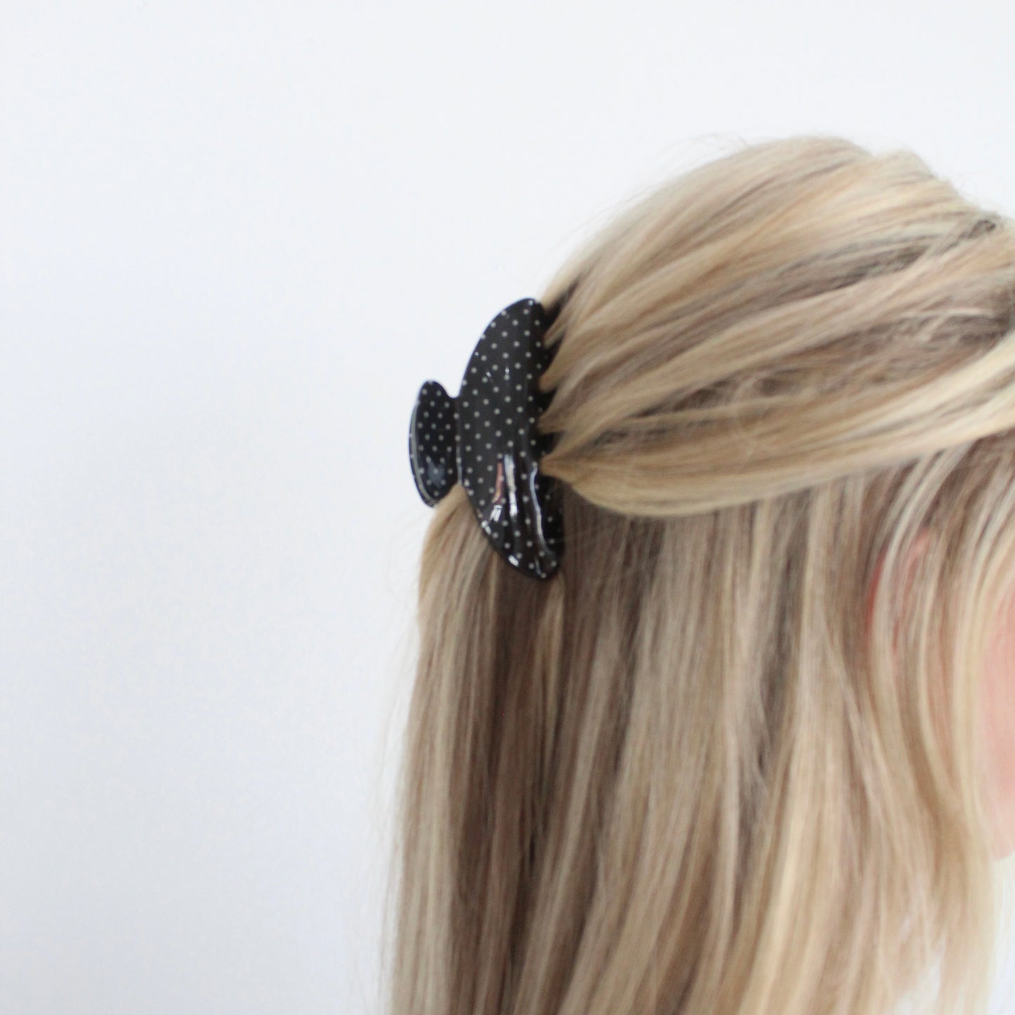 the dot clip